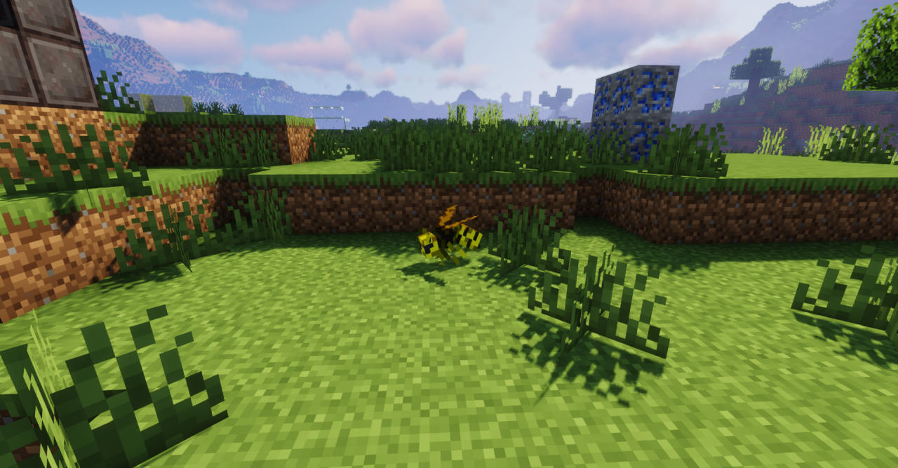 Игрок в Minecraft убегает от роя ос после разрушения их улья