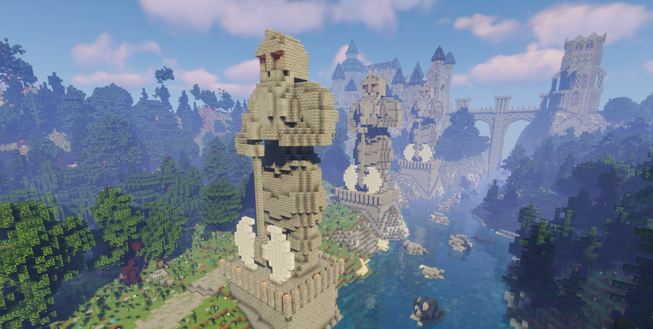 Внутренний двор замка в Minecraft с каменными стенами и факелами