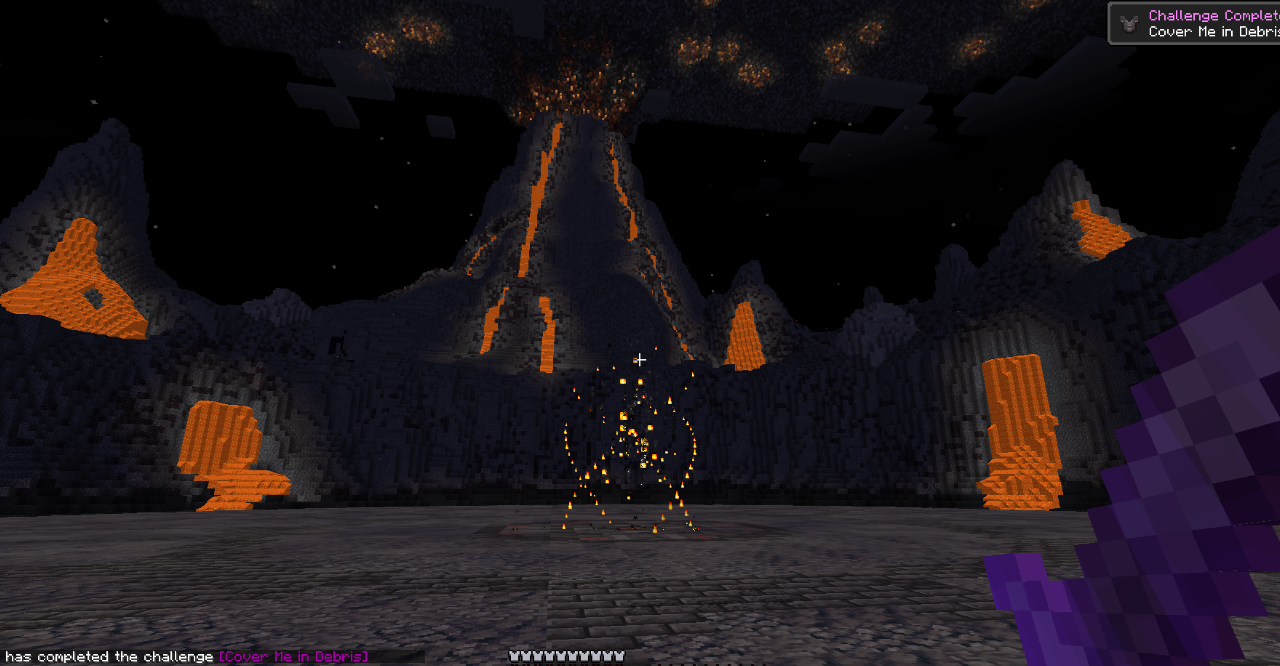 Игрок в Minecraft готовится к битве с Hellfire Reaper, используя зелья и мощное оружие