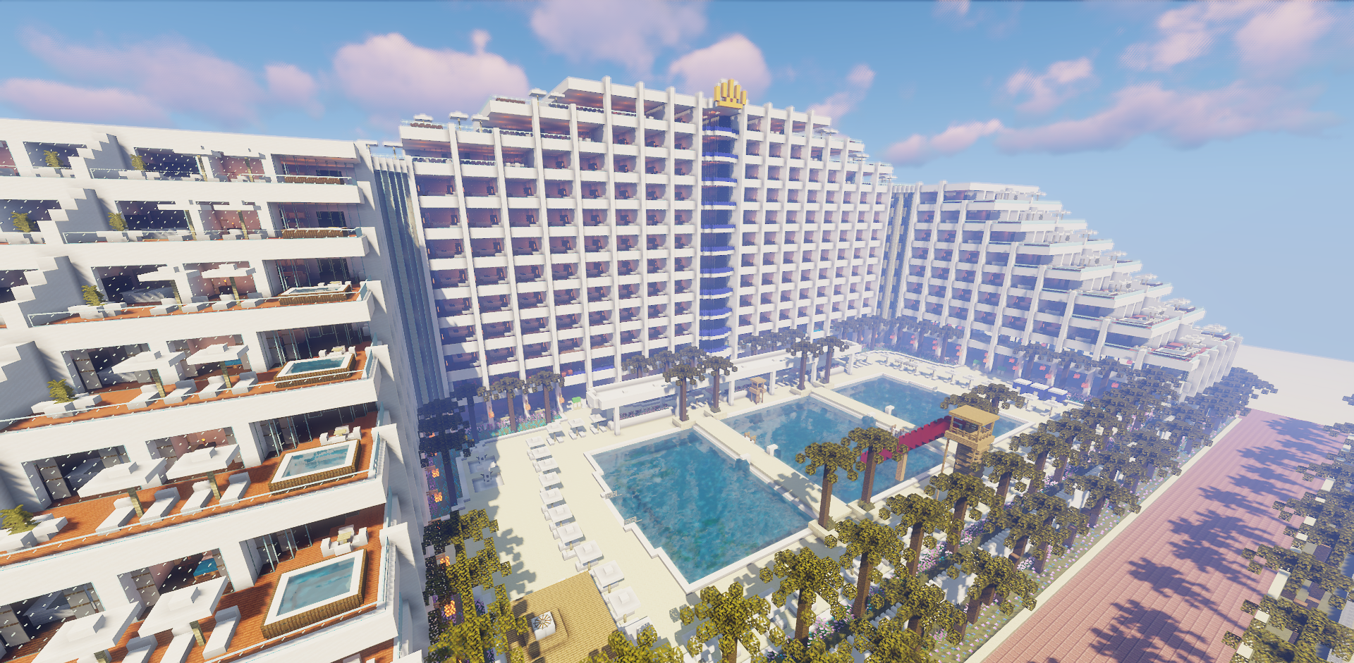 Интерьер номера люкс в Minecraft Hotel с кроватью, телевизором и панорамными окнами