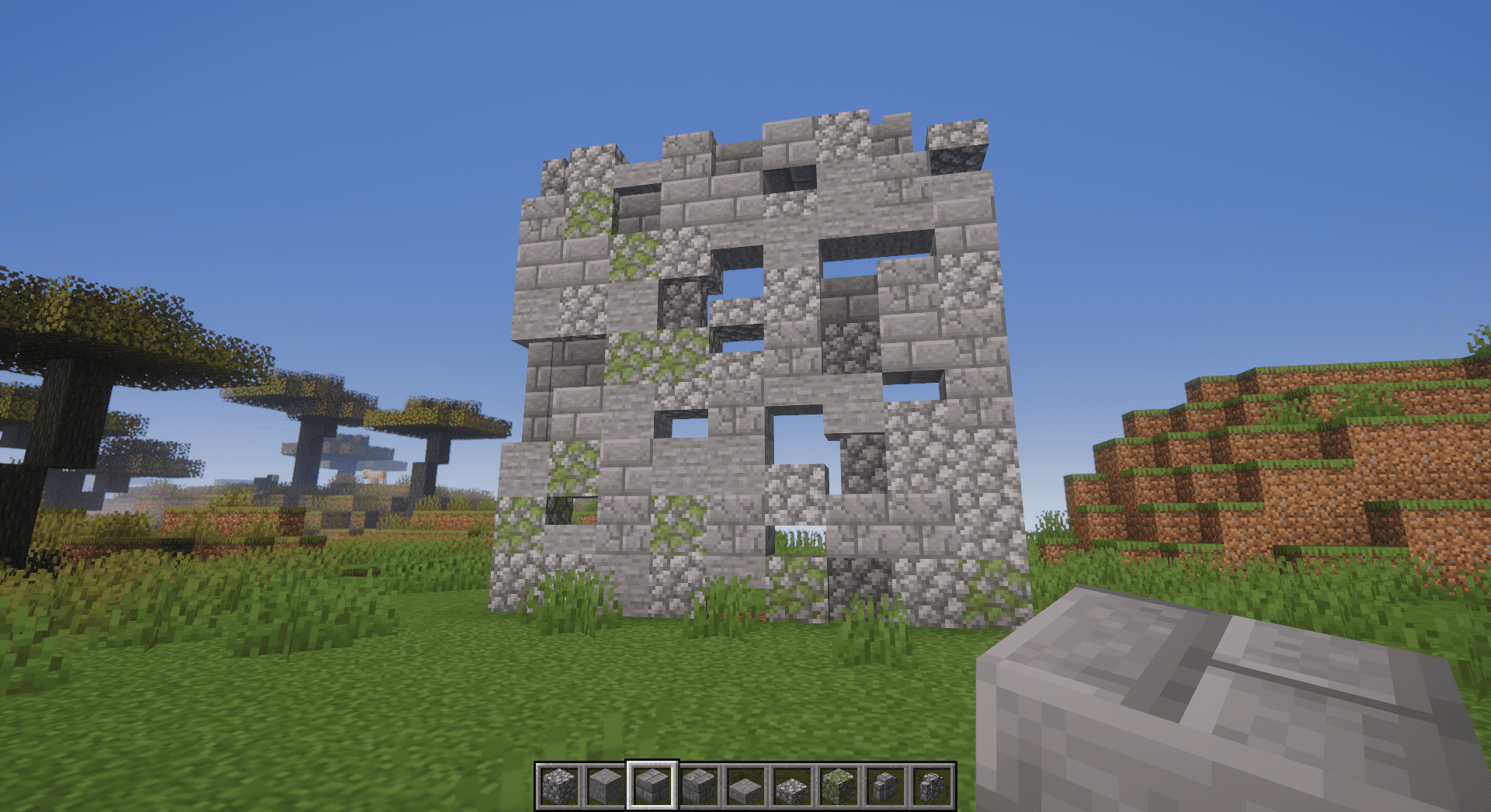 Сравнение обычного строительства и с использованием мода Shuffle в Minecraft
