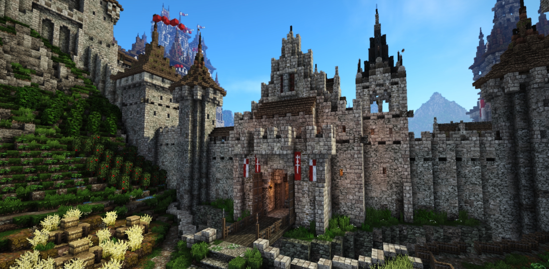 Внутренний двор цитадели Windfall Haven с фонтанами и садами в Minecraft